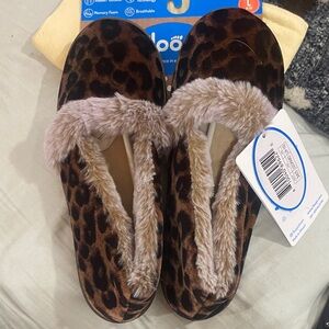 Floopi Leopard Print Faux Fur Women's Slippers